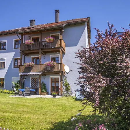 Apartamento Cheerful Near Forest In T Nnesberg Tännesberg