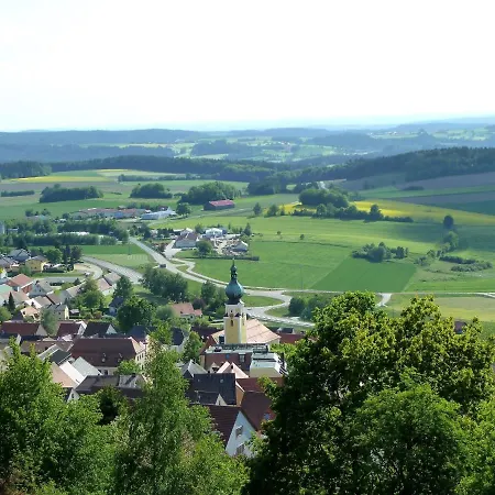 Cheerful Near Forest In T Nnesberg * Tännesberg